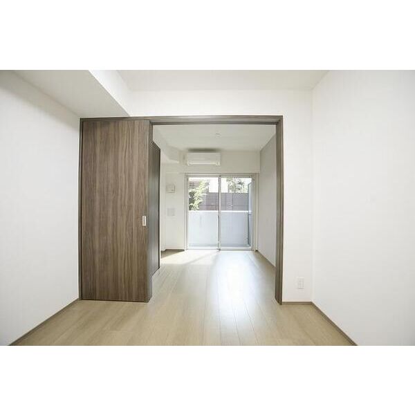 LIMERESIDENCE HIKIFUNE 室内写真1