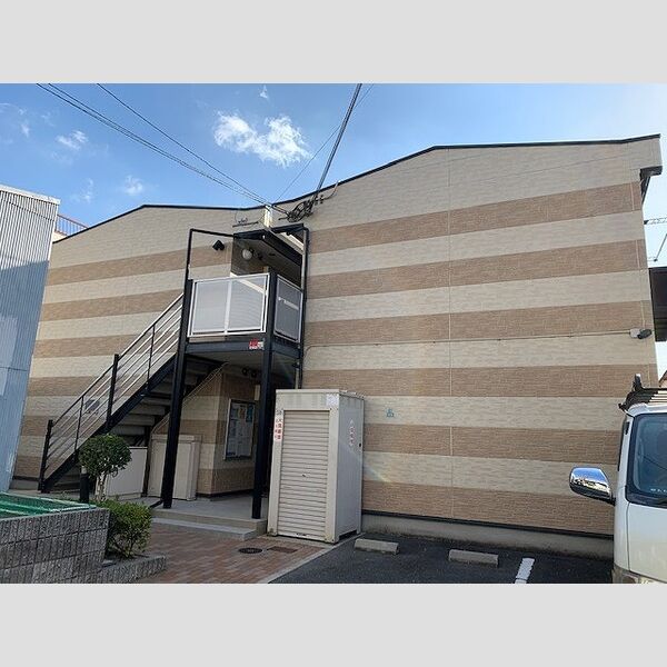 レオパレスウグイス 建物画像