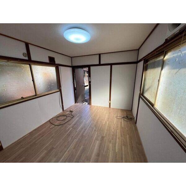 清須市須ヶ口　戸建て 室内写真1
