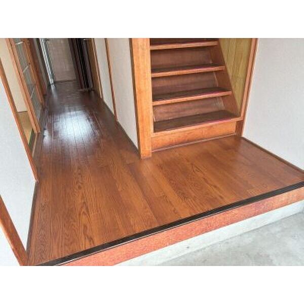 英賀宮町戸建 室内写真1