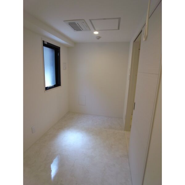 RESIDENCE KIKUZAKA 室内写真3