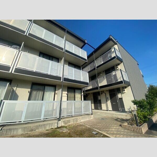 レオパレスソレイユ 箕面 建物画像