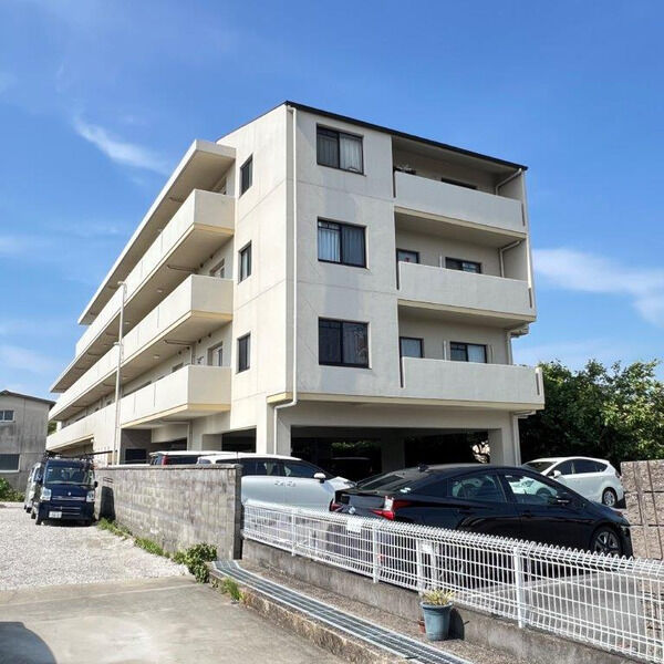 ラ・ペルル城陽 建物画像
