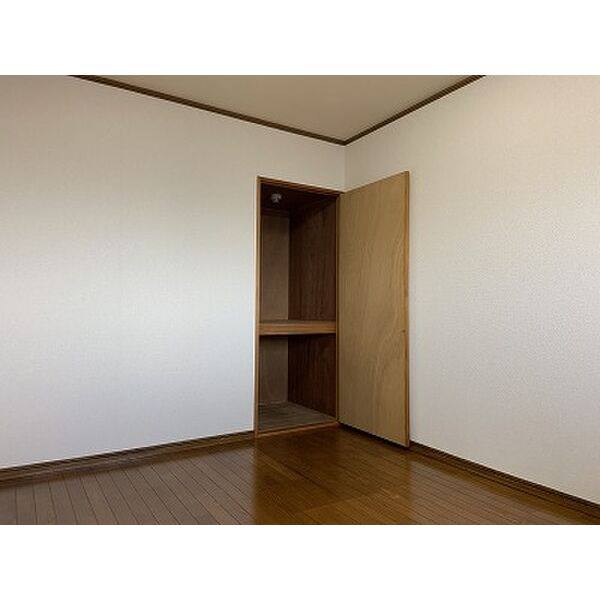 Surplus　Two　OHTA 室内写真4