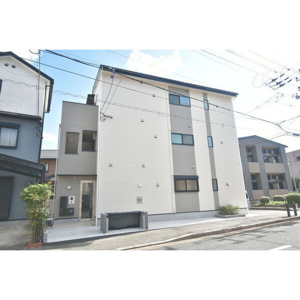 ACERO醍醐 建物画像