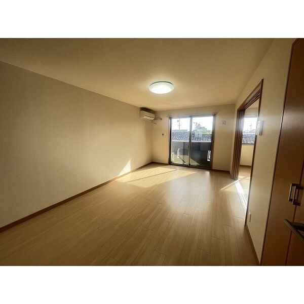 シャルマン彩 室内写真1