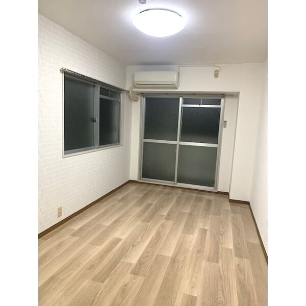 サウザンドイレブン 室内写真1