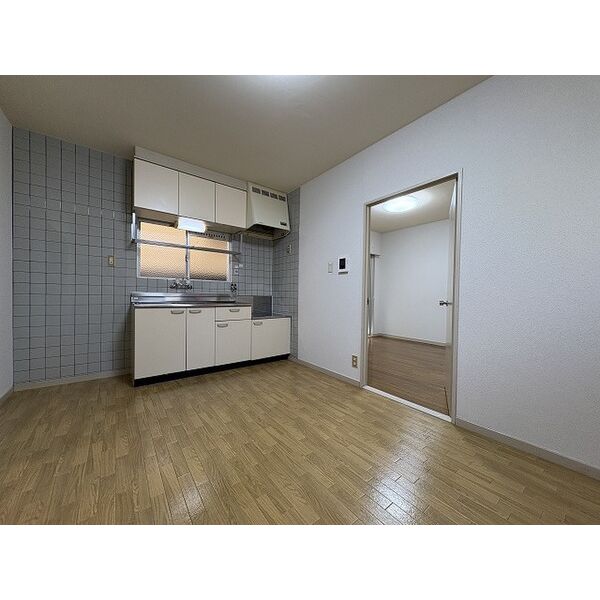 西町ロイヤルマンション 室内写真1
