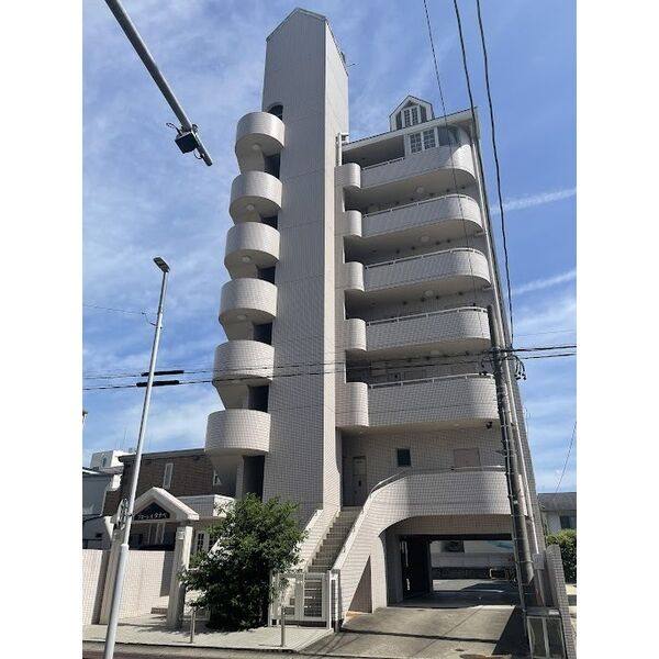 フローレスタナベ 建物画像