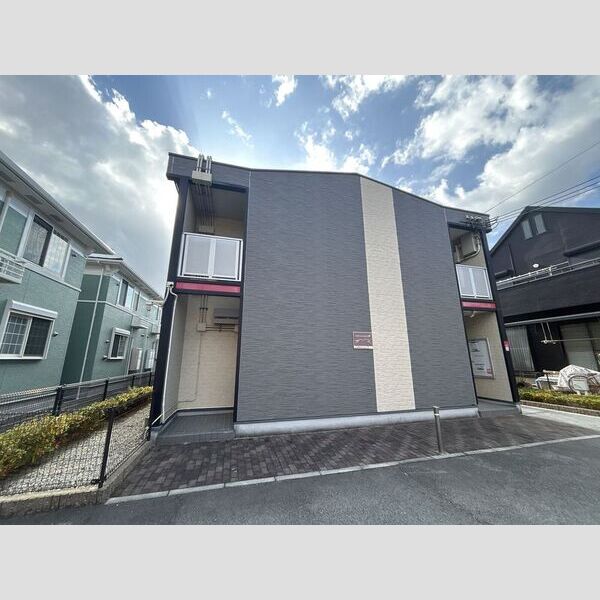 レオパレス若草 建物画像