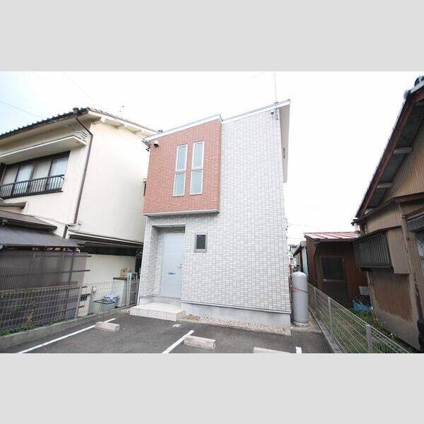 FULL HOUSE namiuchi 建物画像