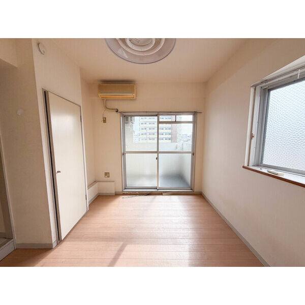 プレアール名古屋原 室内写真1