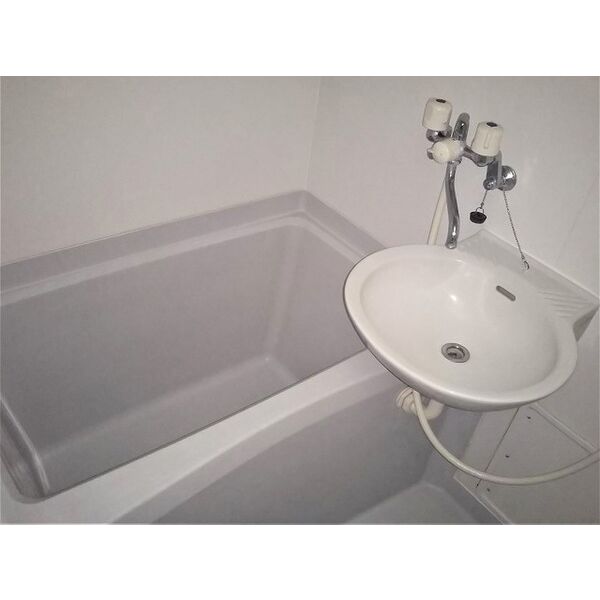レオパレスルミエール 室内写真6