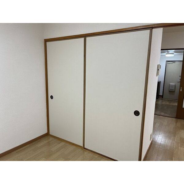 Surplus　Three　わかば 室内写真9