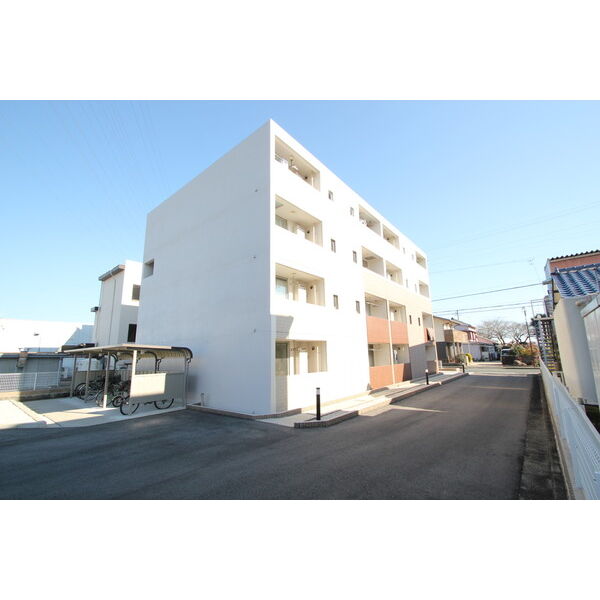 リバーサイド桜坂 建物画像