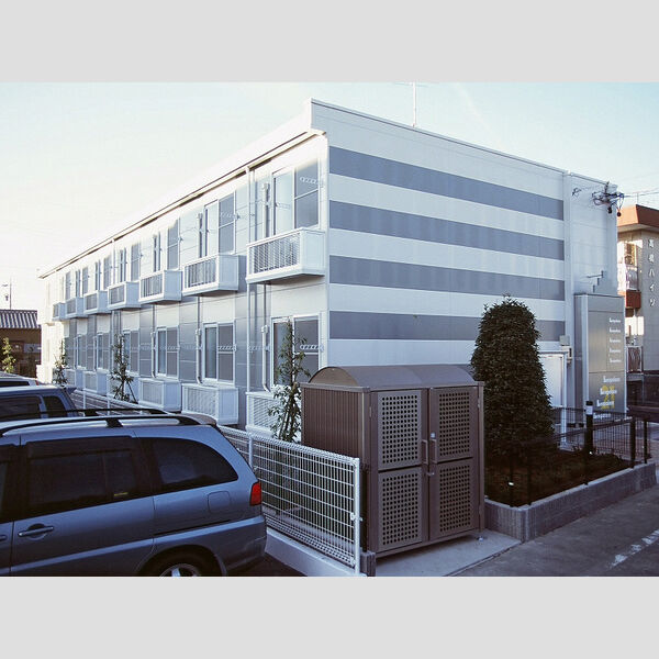 レオパレスホームタウン 建物画像