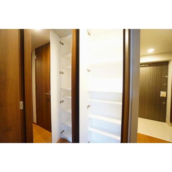 LIMERESIDENCE HIKIFUNE 室内写真5