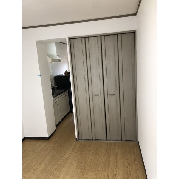 イーズIII 室内写真6