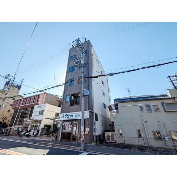 イーストコート