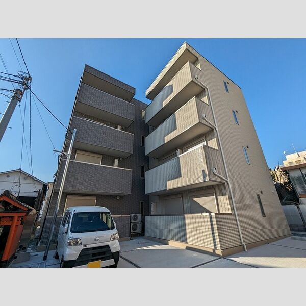 TRICERA Court