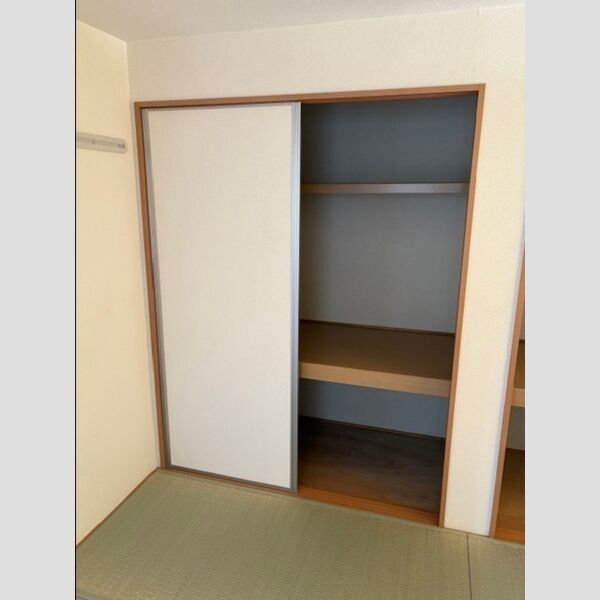 グランディールNKT 2棟 室内写真5