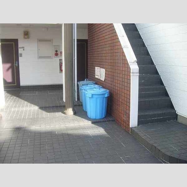 レオパレス松田 室内写真5