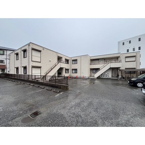 メゾンニシザ 建物画像