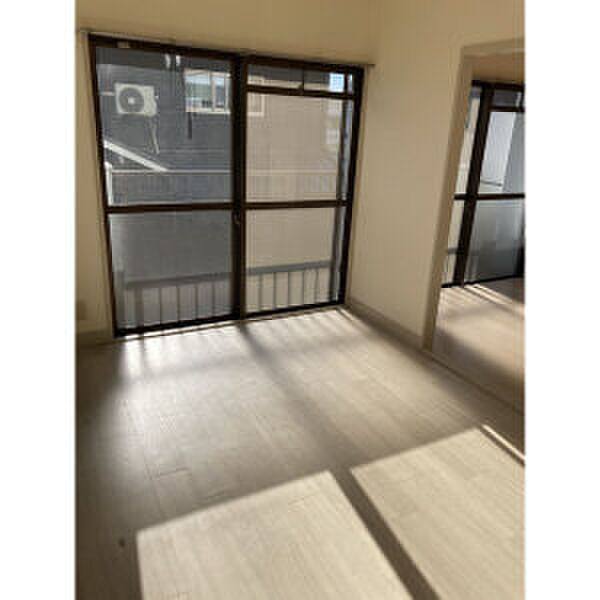 ロイヤルタウン 室内写真5