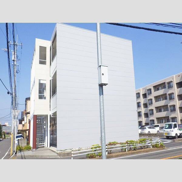 レオパレスブルファーニ 建物画像
