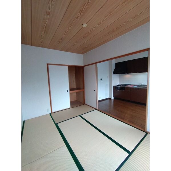 リアライズ岩塚 室内写真3