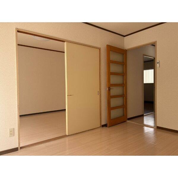 Surplus　Two　Ichikawa　B 室内写真2