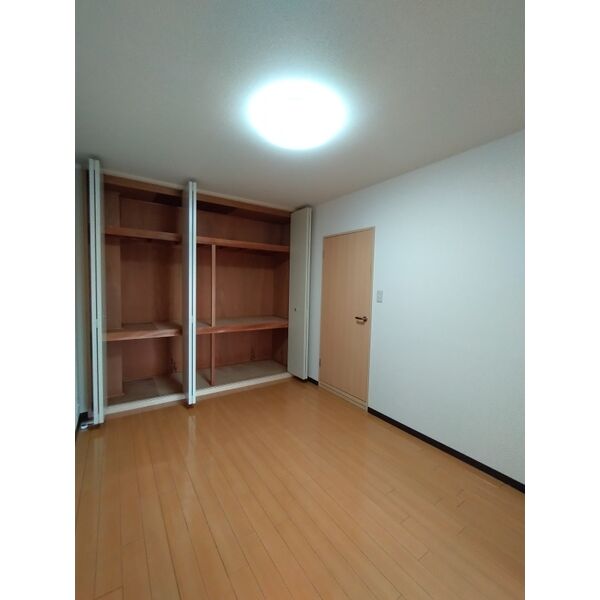 リアライズ岩塚 室内写真4