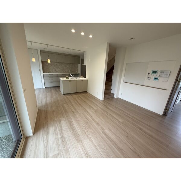 涼風町26-6戸建て 室内写真1