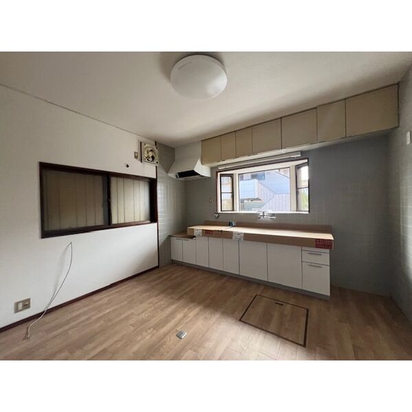 南旅篭町西2丁戸建 室内写真1