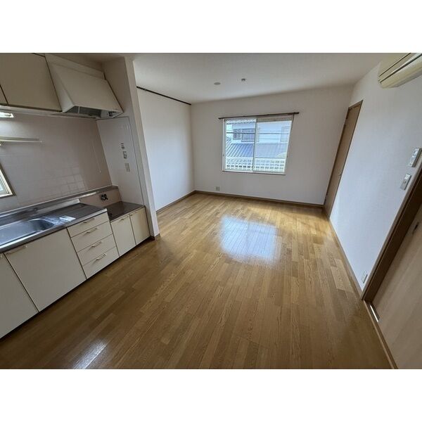 TフラットB 室内写真1