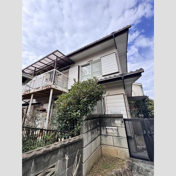 平岡町新在家定金邸