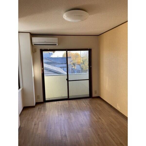 SBS92 室内写真1