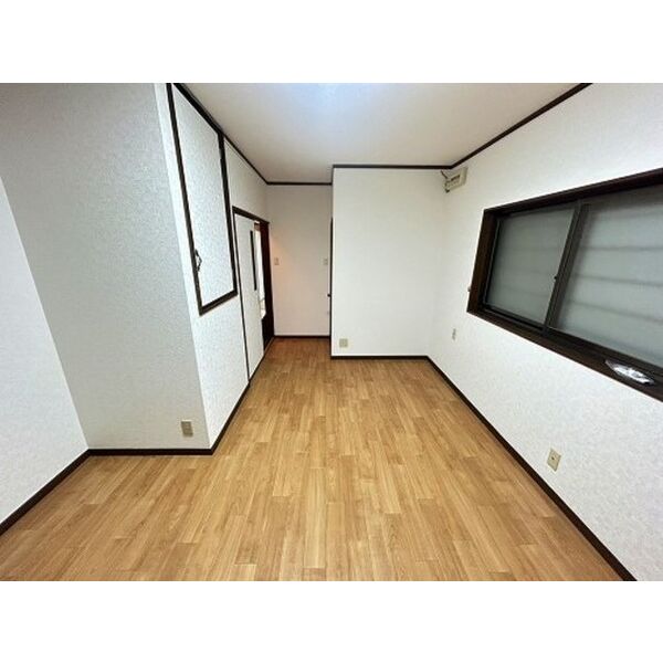 野崎1丁目戸建 室内写真1