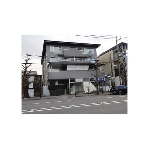 クリヨン岡崎