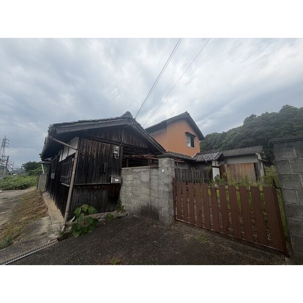 奈良県⾼市郡⾼取町丹⽣⾕戸建
