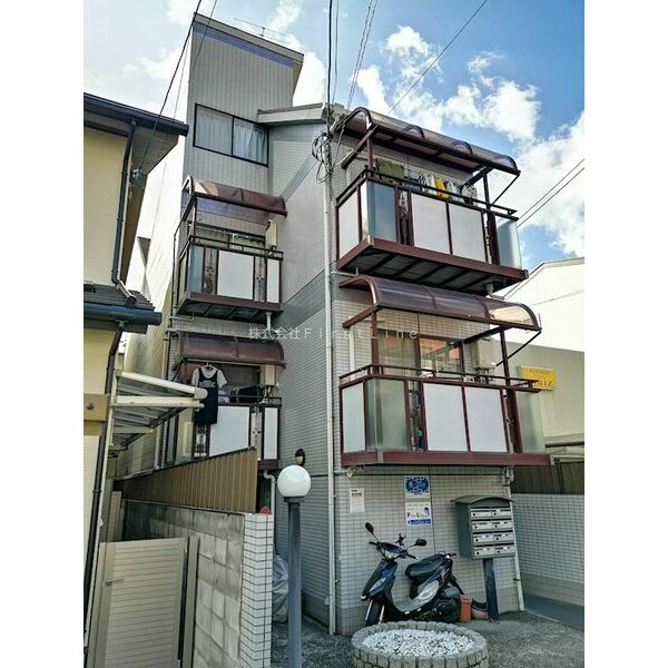 ファミリエ桂 建物画像