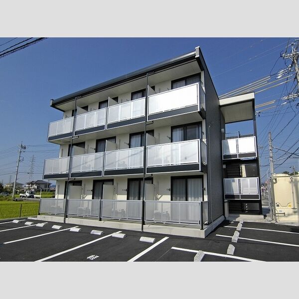 レオパレスラフィーネ田中 建物画像