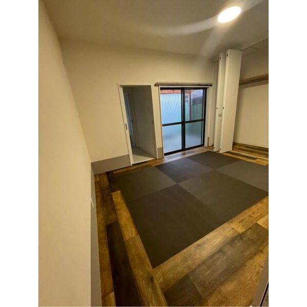 梅津上田町貸家 南側 室内写真5