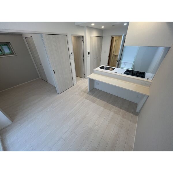 スプランディッド新大阪VIII 室内写真1