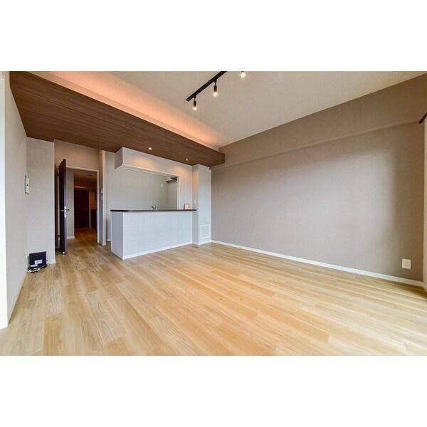 SEASONCOURT FUKUE 室内写真1