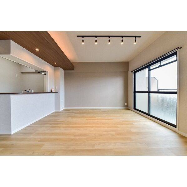SEASONCOURT FUKUE 室内写真3