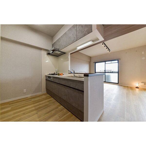 SEASONCOURT FUKUE 室内写真7