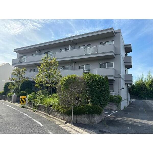 ジュネス東生駒 建物画像