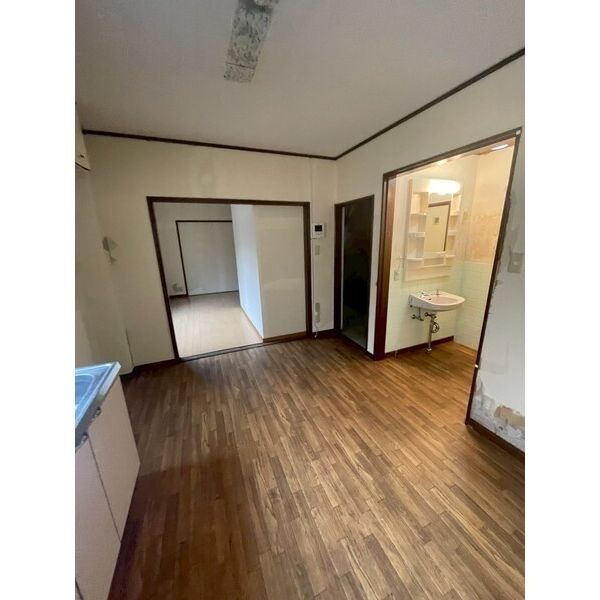大和田店舗付住宅 室内写真1