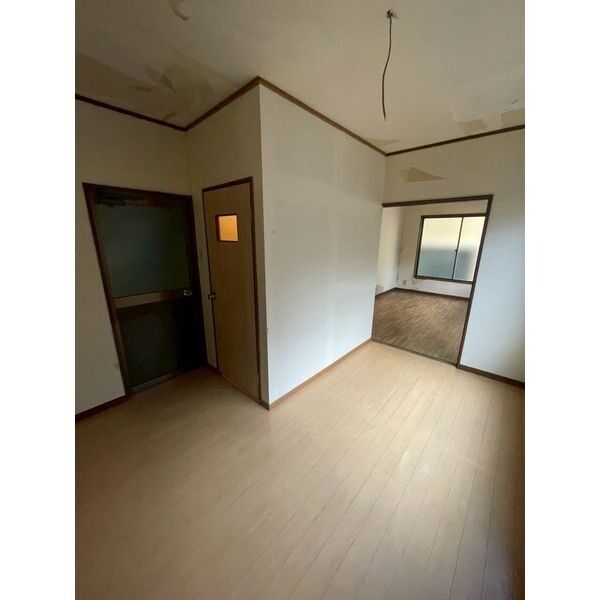 大和田店舗付住宅 室内写真2